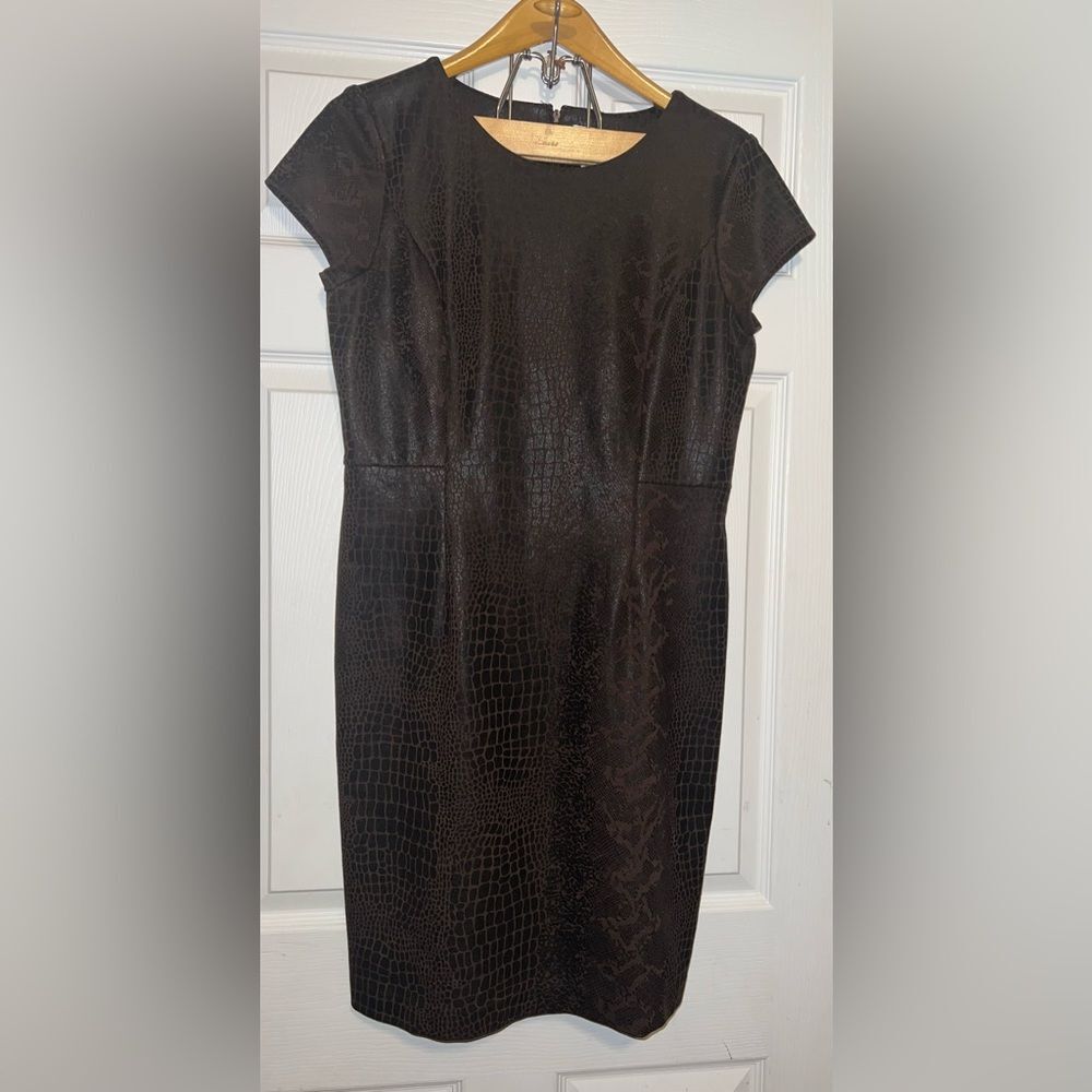 Chico's Women’s Brown Snake Print Sheath Dress w/ Cap Sleeves Size 1 (M/8) EUC